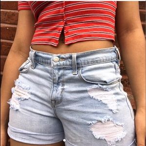 DISTRESSED BOYFRIEND SHORTS